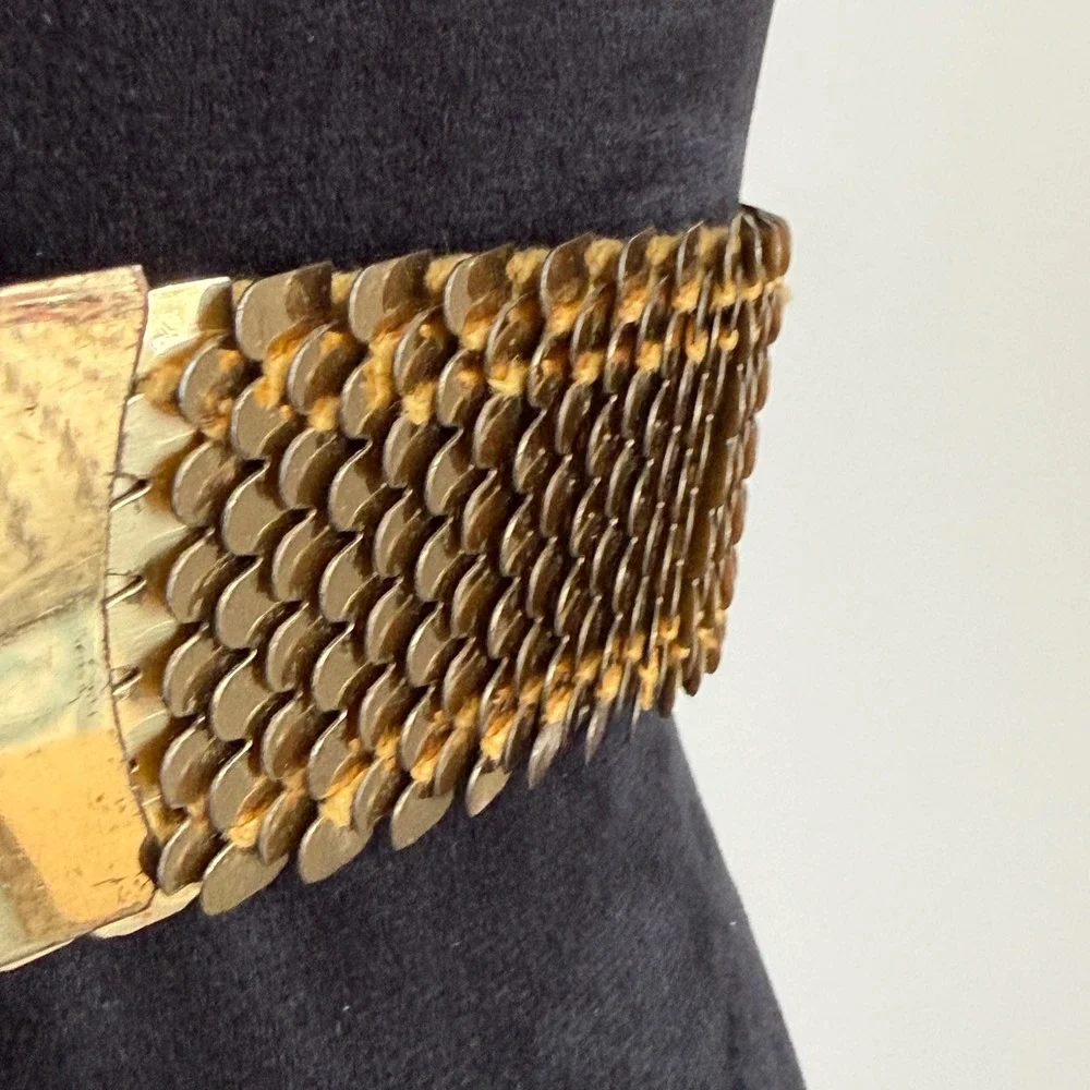 Vtg Gold Tone Metal Flower Belt Elastic Chain‎ Mesh Fishtail Buckle stretch glam